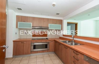 Apartment - 2 Bedrooms - 3 Bathrooms for rent in Marina Residences 1 - Marina Residences - Palm Jumeirah - Dubai