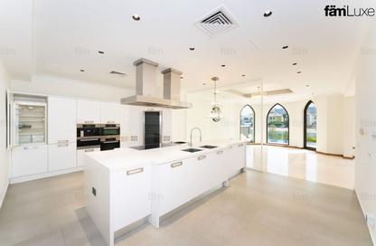 Villa - 4 - 5 for rent in Garden Homes Frond C - Garden Homes - Palm Jumeirah - Dubai