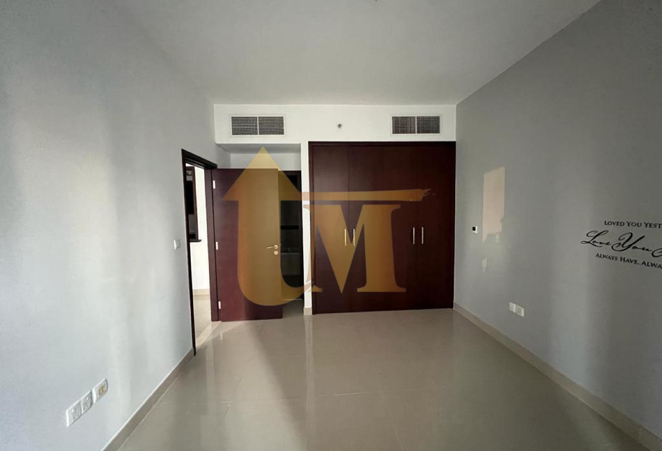 Spacious 1 BHK for Rent | Burj View | Balcony photo 3