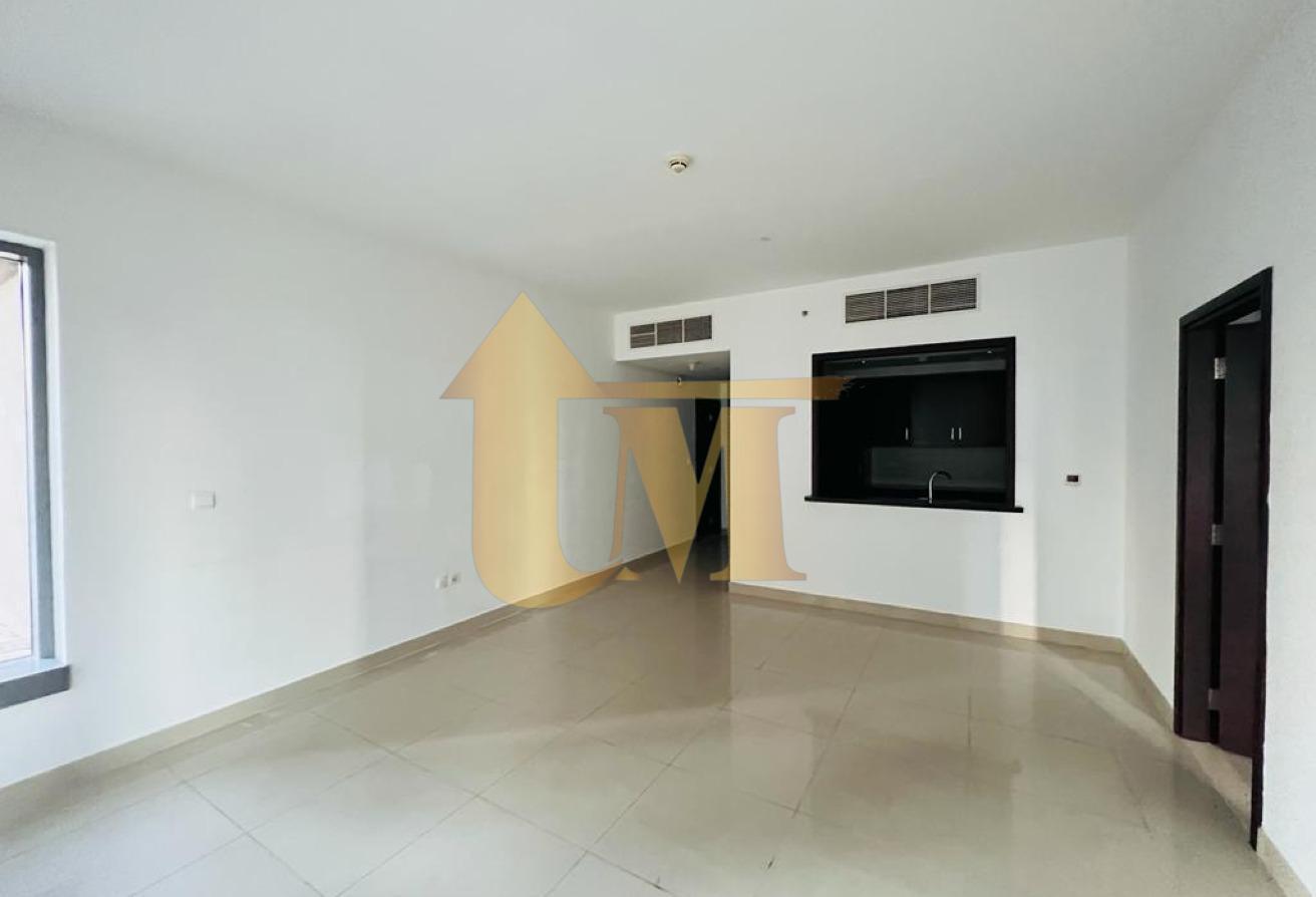 Spacious 1 BHK for Rent | Burj View | Balcony photo 4