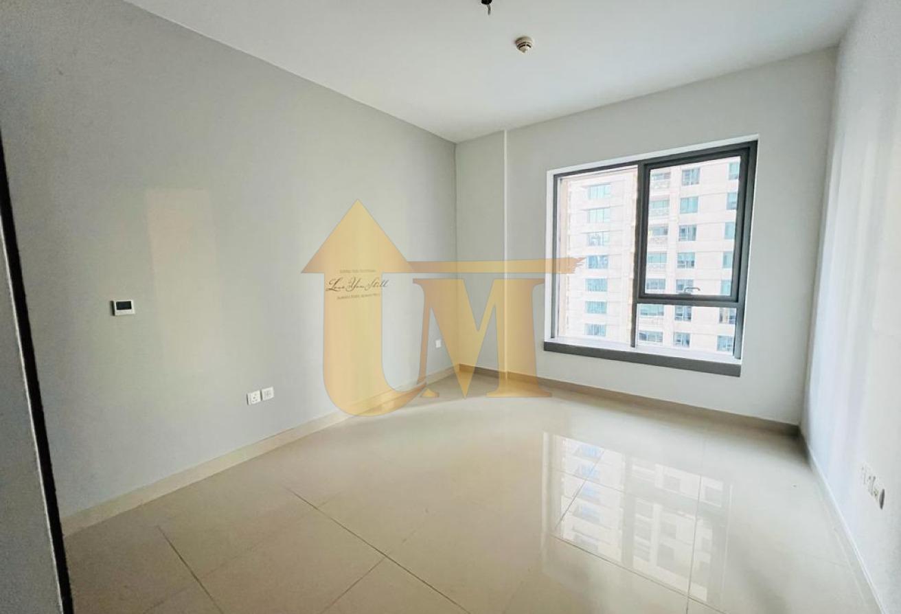 Spacious 1 BHK for Rent | Burj View | Balcony photo 5