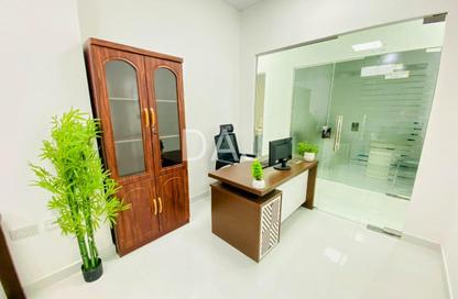 Office Space - Studio - 1 Bathroom for rent in Red Avenue - Al Garhoud - Dubai