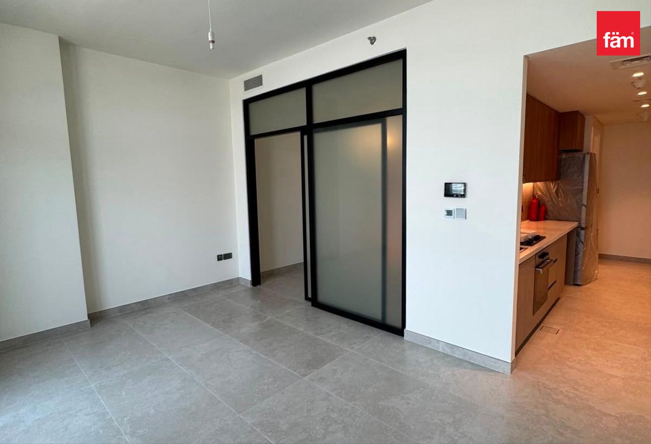 Smart Design | Spacious Layout | Bright photo 5