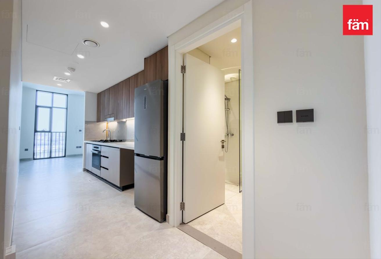 Smart Design | Spacious Layout | Bright photo 3