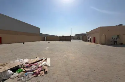 Warehouse - Studio - 1 Bathroom for rent in Al Sajaa - Sharjah