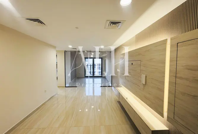 100389755 - Property Image 2