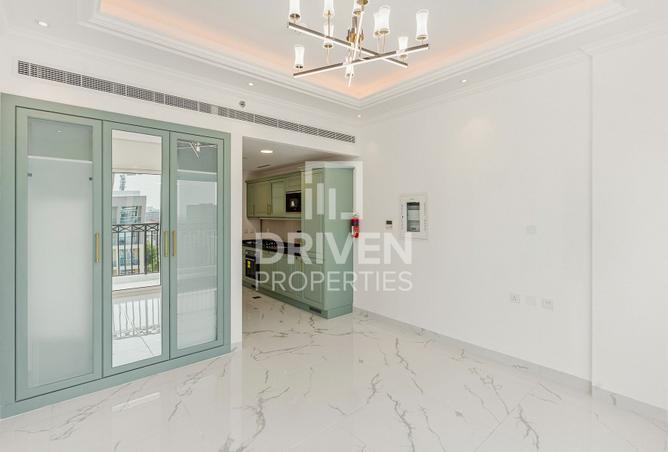 Ready to move in | Mid Floor | Unique Layout photo 2
