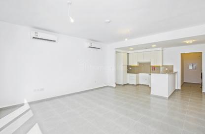 Townhouse - 4 - 4 for rent in Zahra Townhouses - Town Square - Dubai
