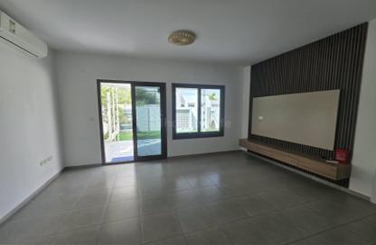 Townhouse - 4 - 4 for rent in Zahra Townhouses - Town Square - Dubai