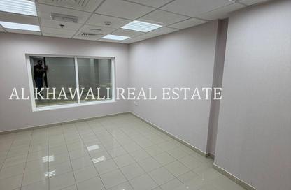 Office Space - Studio - 1 for rent in Al Fardan Centre - Al Majaz 3 - Al Majaz - Sharjah