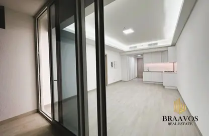 شقة - غرفة نوم - 2 حمامات للبيع في لوما 21 - منطقة 14 - قرية جميرا الدائرية - دبي