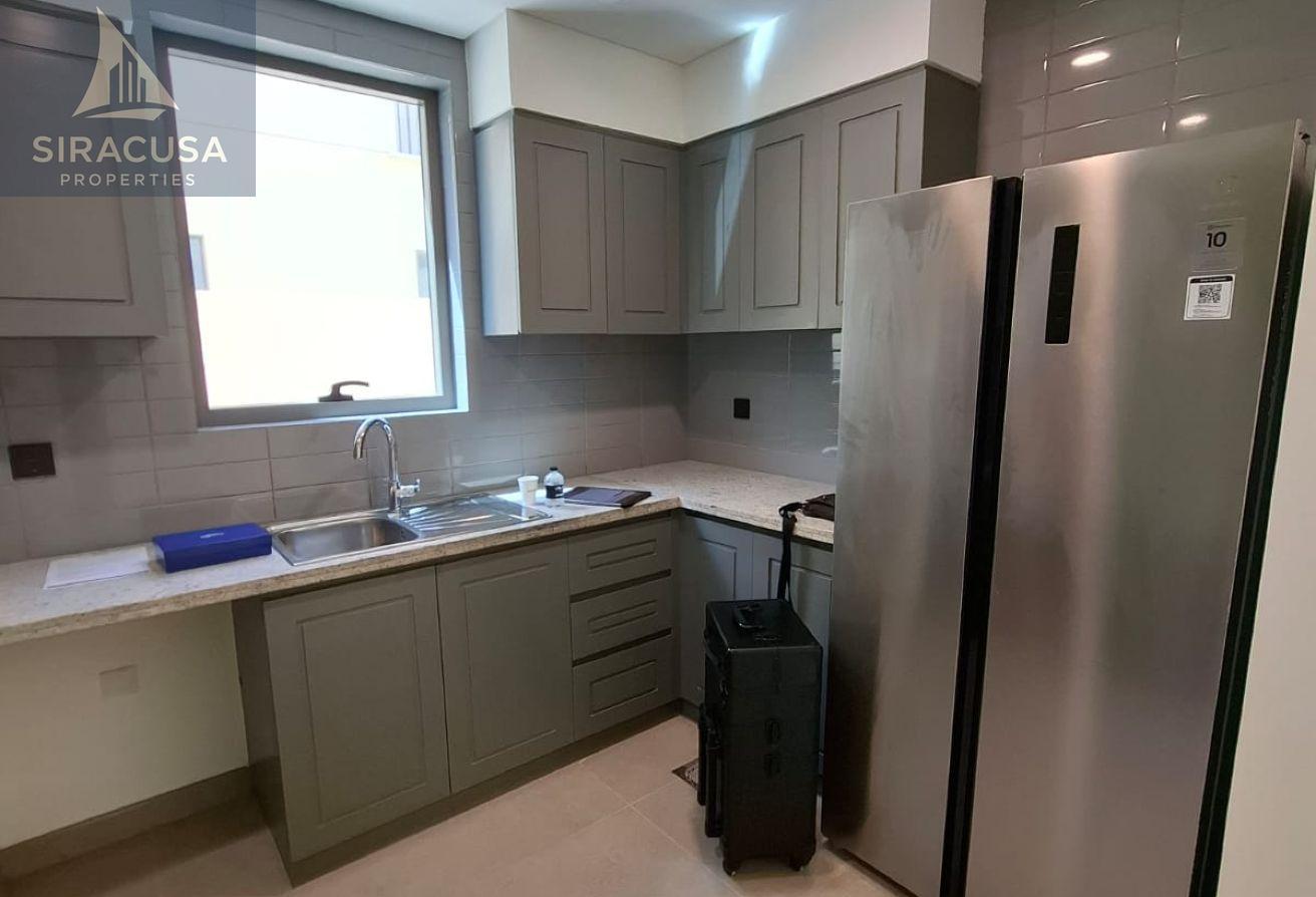Single Row Villa | Prime Location | Ready To Move photo 4