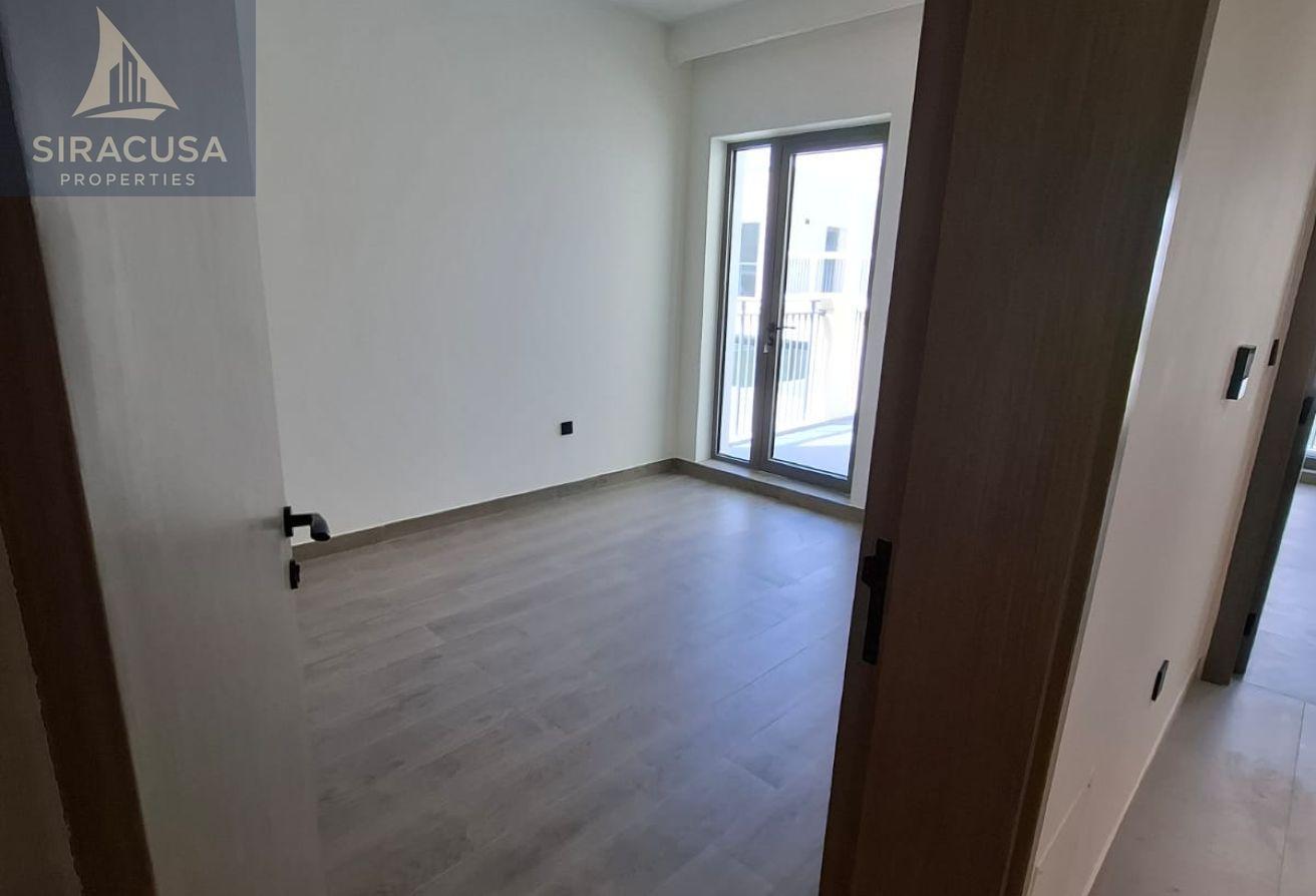 Single Row Villa | Prime Location | Ready To Move photo 7