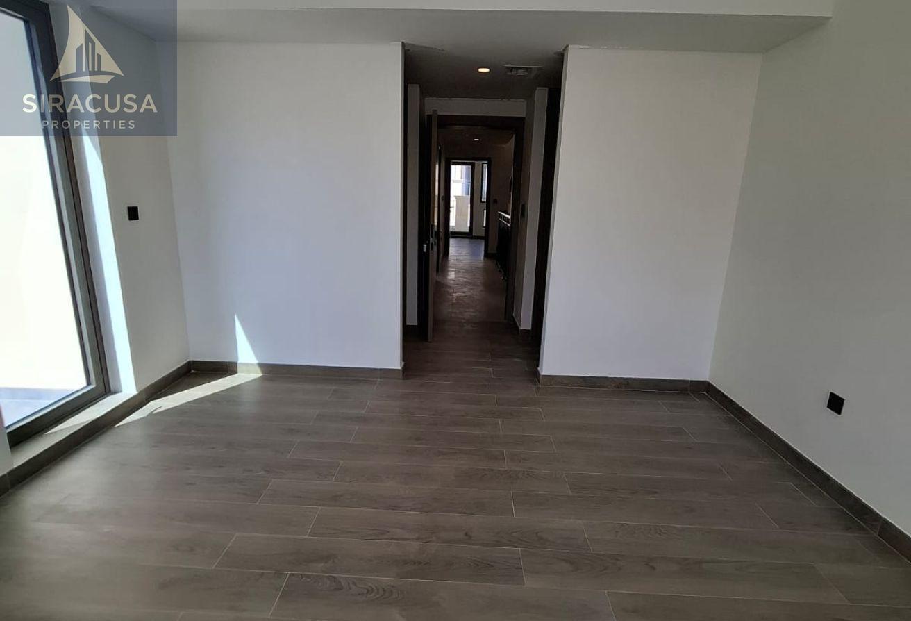 Single Row Villa | Prime Location | Ready To Move photo 11