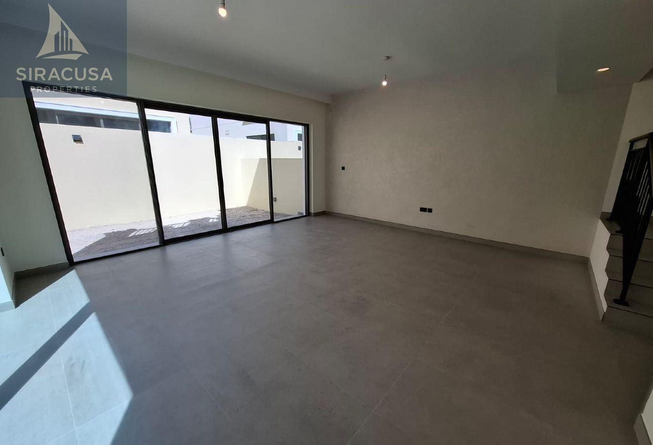 Single Row Villa | Prime Location | Ready To Move photo 6