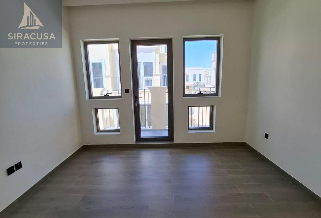 Single Row Villa | Prime Location | Ready To Move photo 14