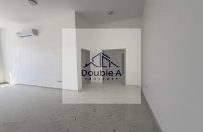 شقة - 4 غرف نوم - 3 حمامات للايجار في مدينة الرياض - أبوظبي