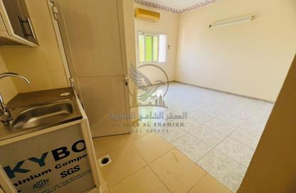 Apartment - Studio - 1 for rent in Al Nabaa Building - Al Naba'ah - Al Sharq - Sharjah