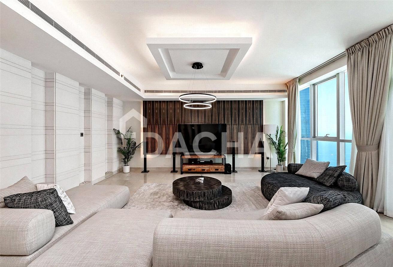 VACANT | LUXURIOUS | DUPLEX | SEA PALM VIEWS photo 6