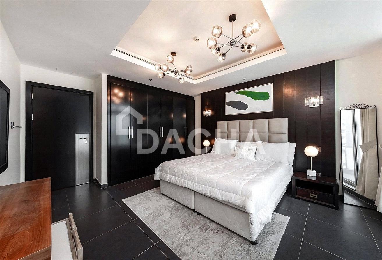 VACANT | LUXURIOUS | DUPLEX | SEA PALM VIEWS photo 17