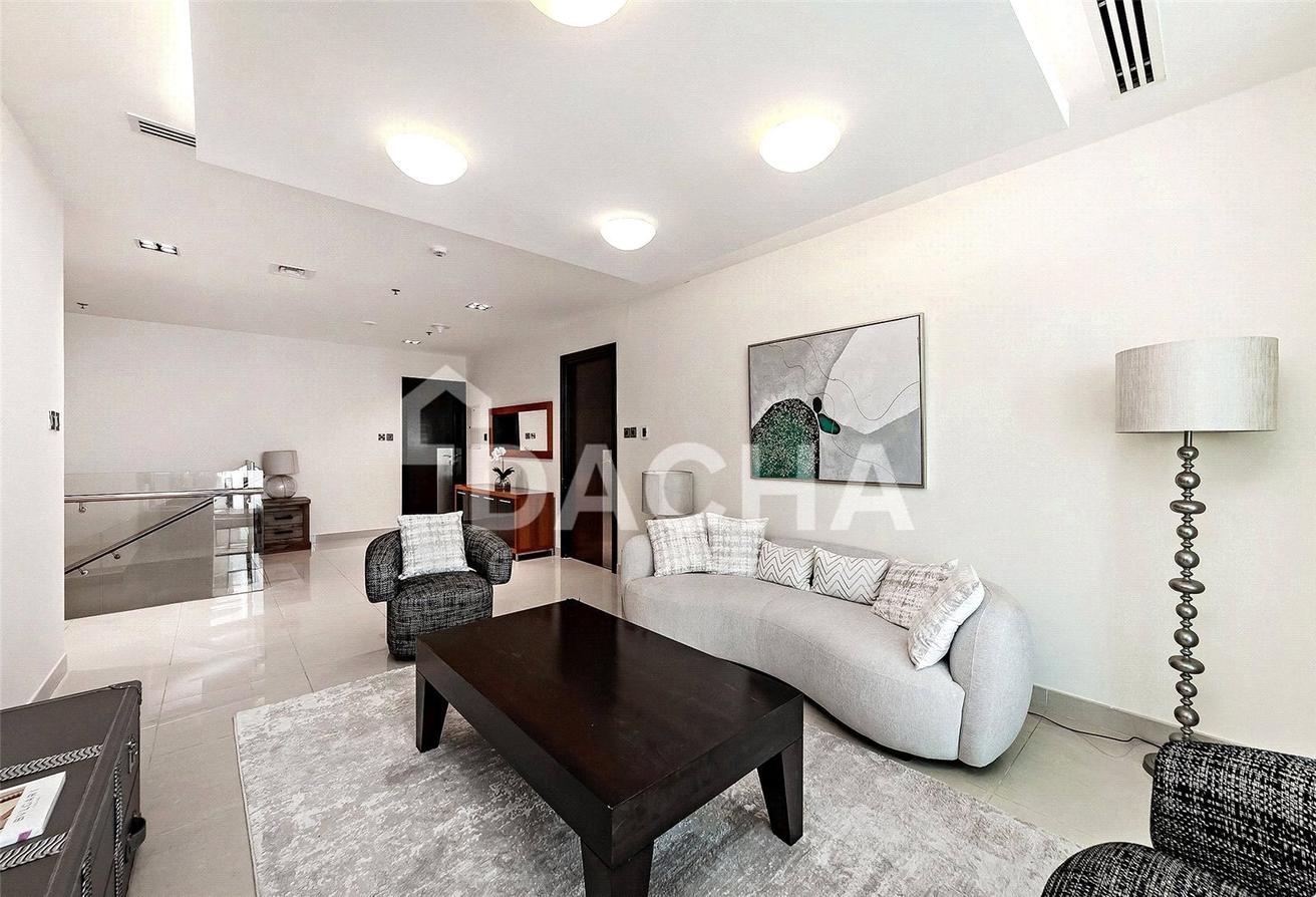 VACANT | LUXURIOUS | DUPLEX | SEA PALM VIEWS photo 12