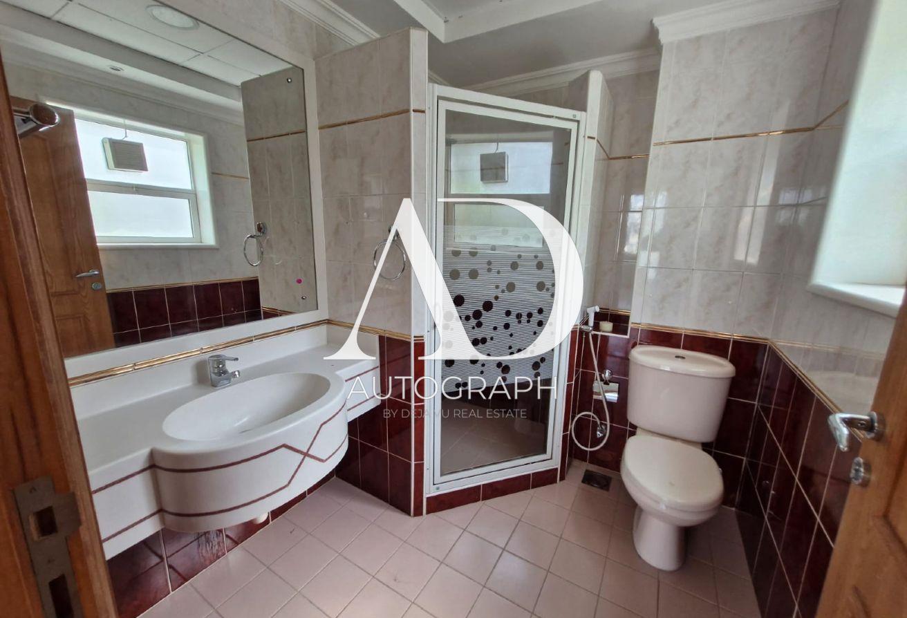 Spacious 5 Independent villa Private Pool| Garden photo 12