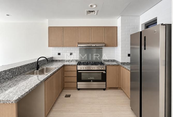 4BR Townhouse | Vacant | Gated Community photo 3