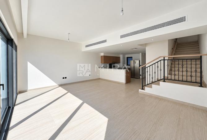 4BR Townhouse | Vacant | Gated Community photo 2