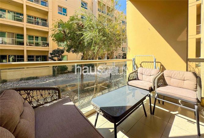 60518221 - Property Image 2