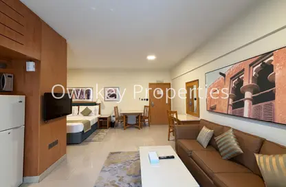 Apartment - Studio - 1 Bathroom for rent in Golden Sands 3 Hotel Apartments - Mankhool - Bur Dubai - Dubai