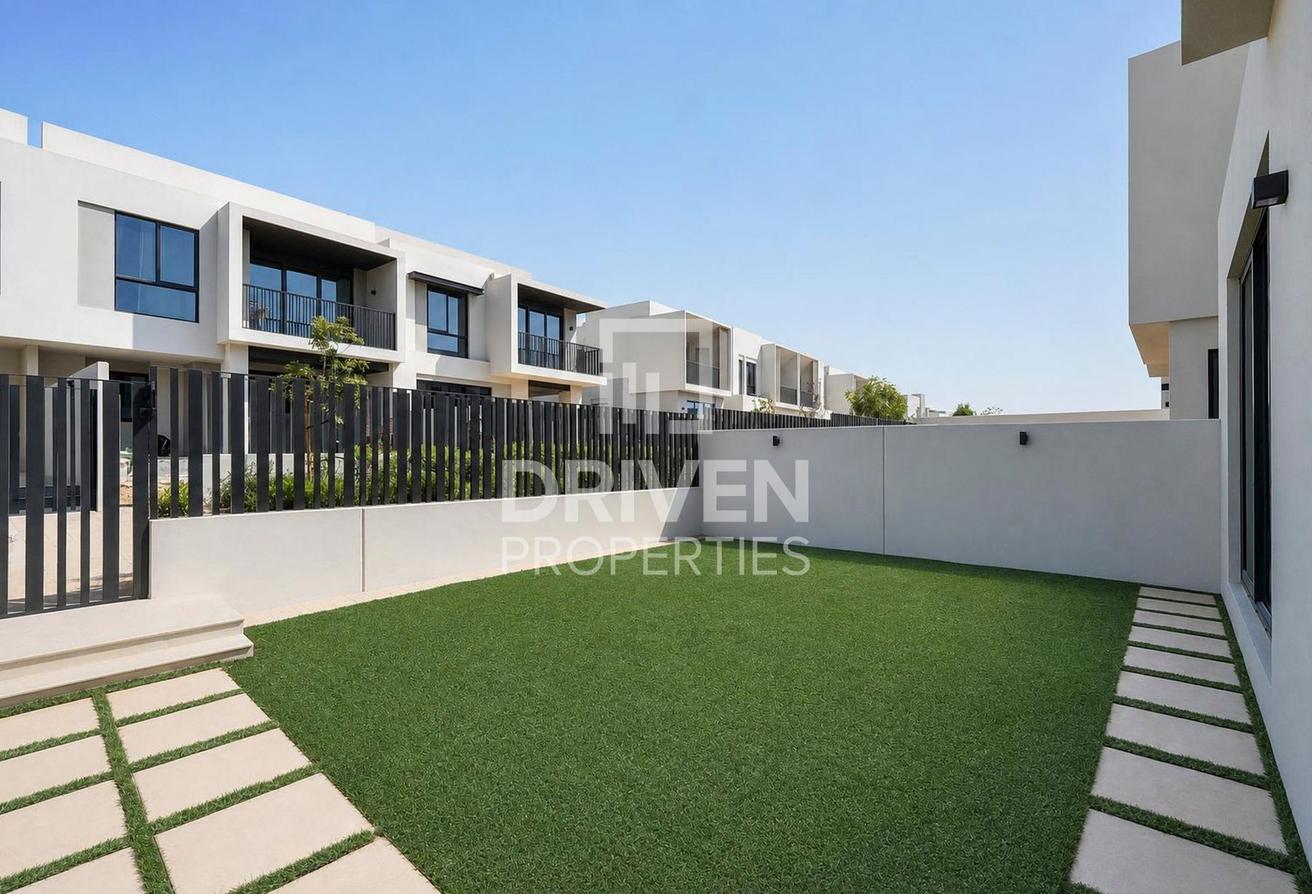 Big Layout | Maids | Landscaped | Closed Kitchen photo 24