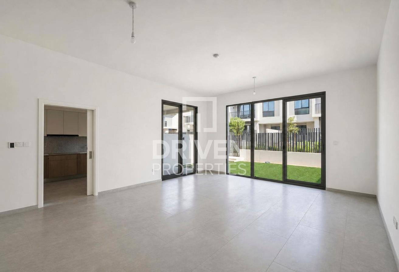 Big Layout | Maids | Landscaped | Closed Kitchen photo 3