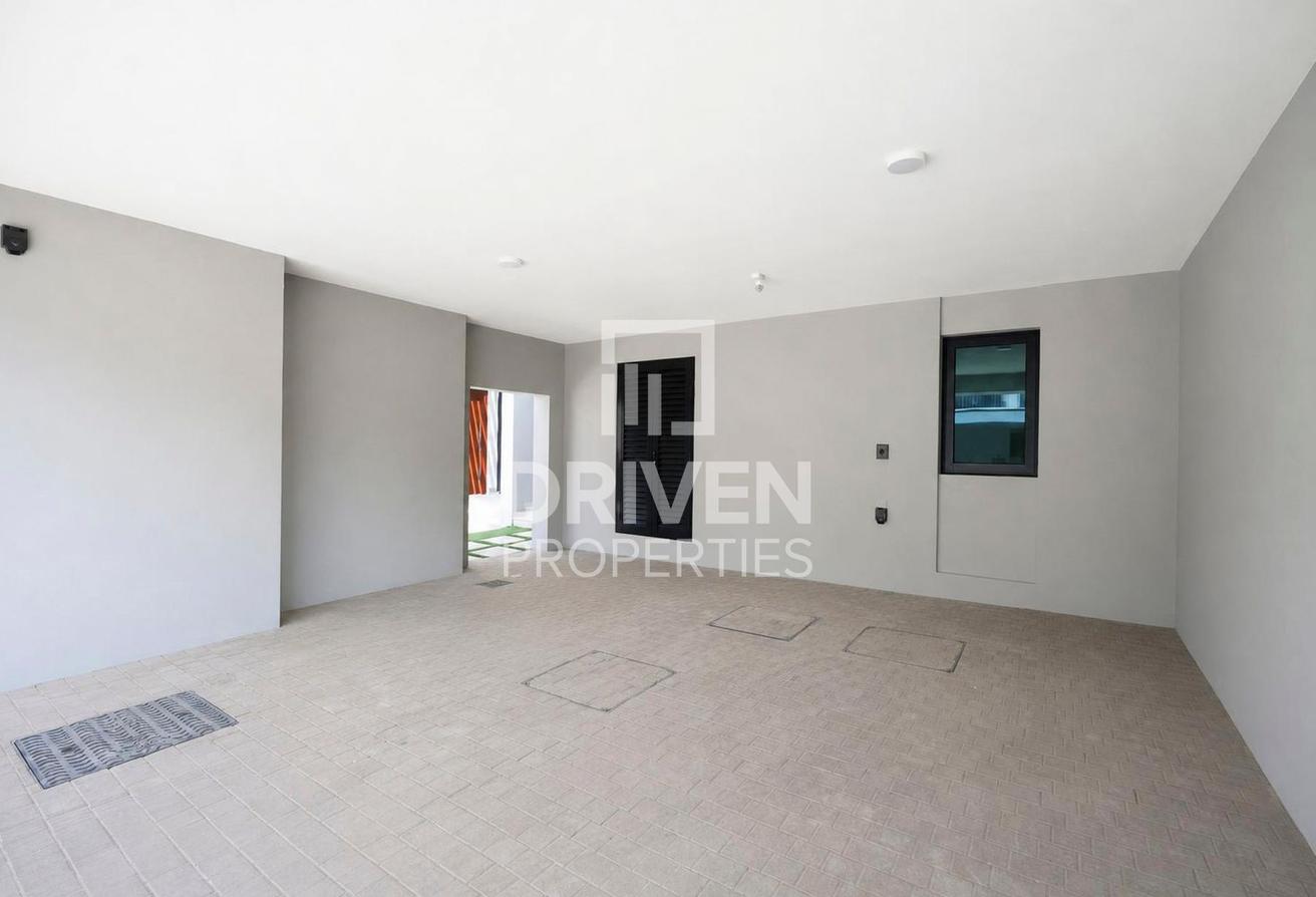 Big Layout | Maids | Landscaped | Closed Kitchen photo 27
