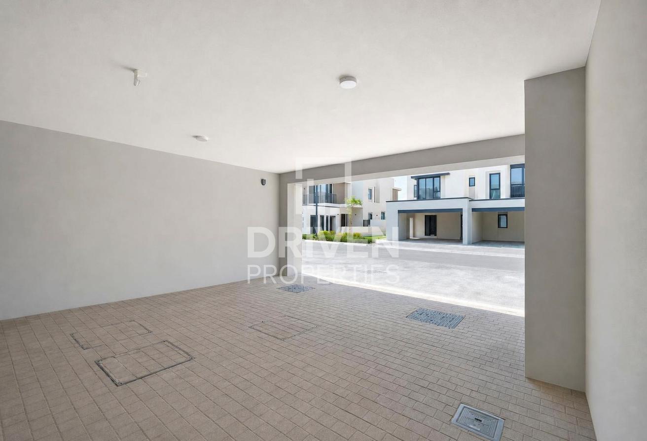 Big Layout | Maids | Landscaped | Closed Kitchen photo 26
