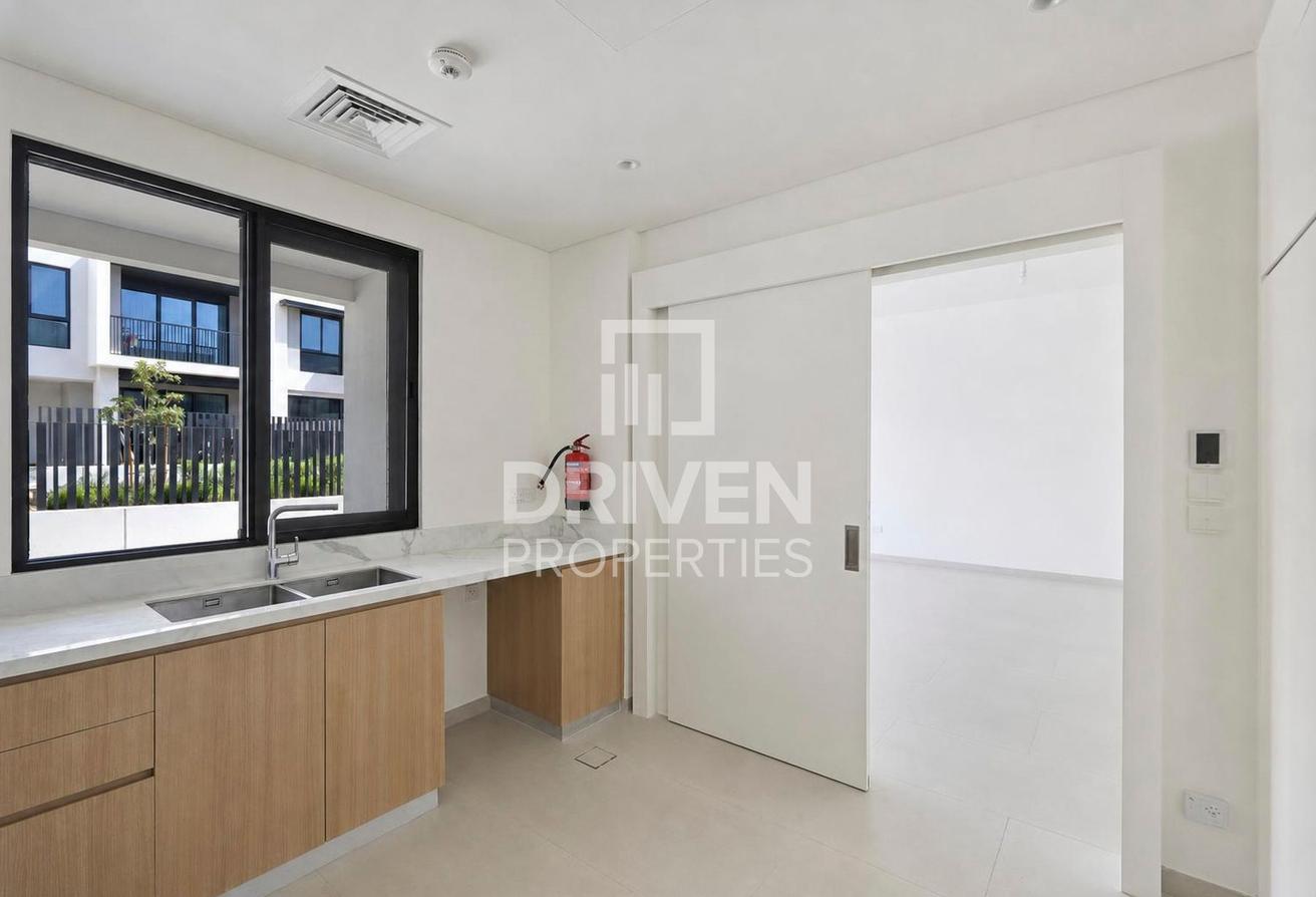 Big Layout | Maids | Landscaped | Closed Kitchen photo 16