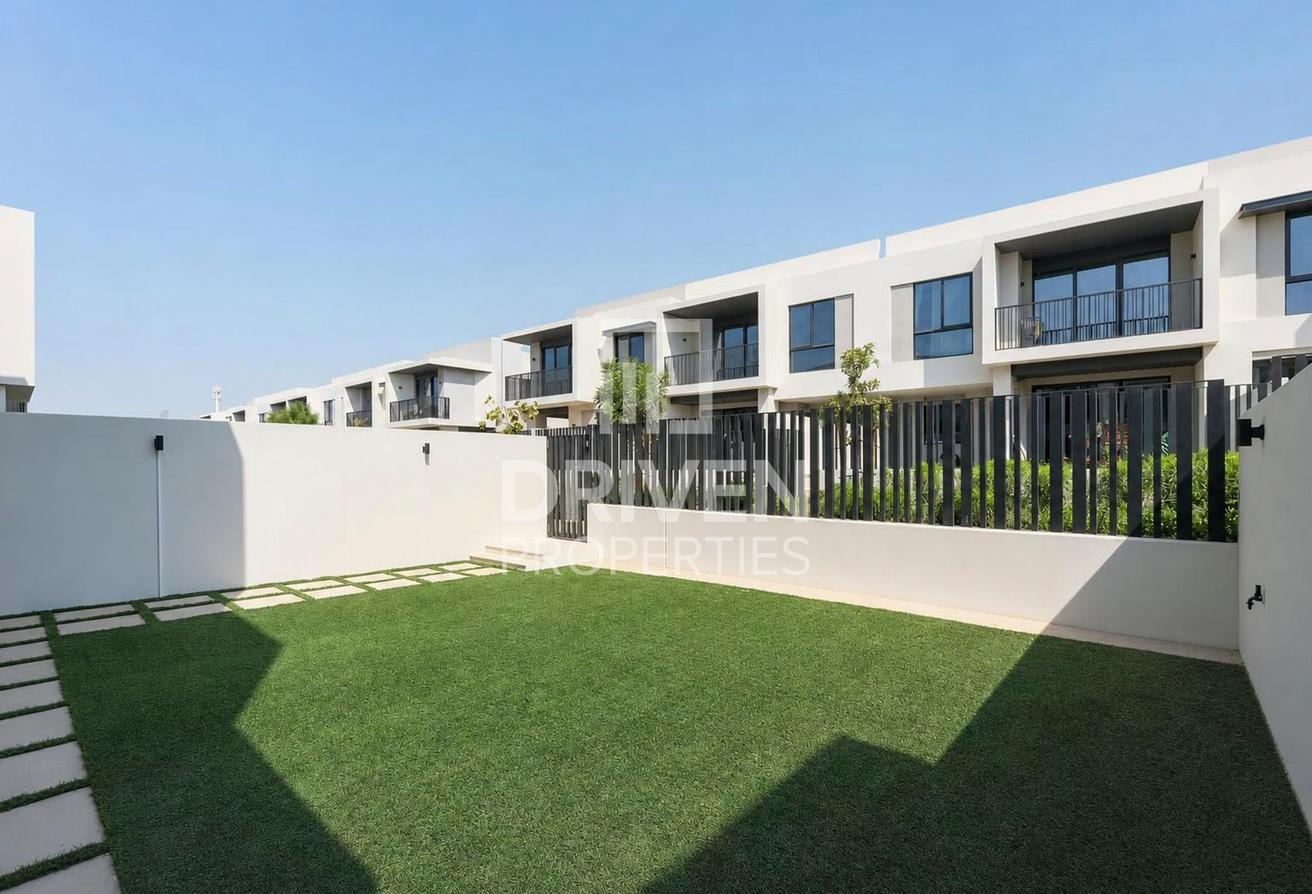 Big Layout | Maids | Landscaped | Closed Kitchen photo 23