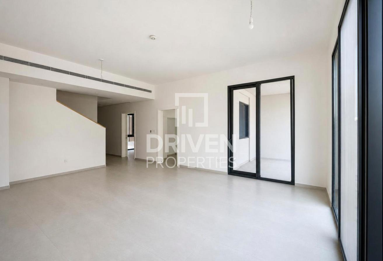 Big Layout | Maids | Landscaped | Closed Kitchen photo 2