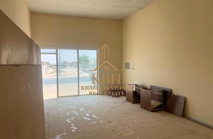 Shop - Studio - 1 Bathroom for rent in Al Sajaa S - Al Sajaa - Sharjah