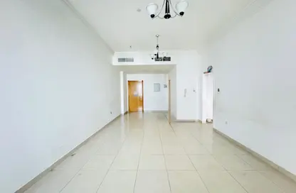 شقة - غرفة نوم - 1 حمام للايجار في شارع التعاون - التعاون - الشارقة