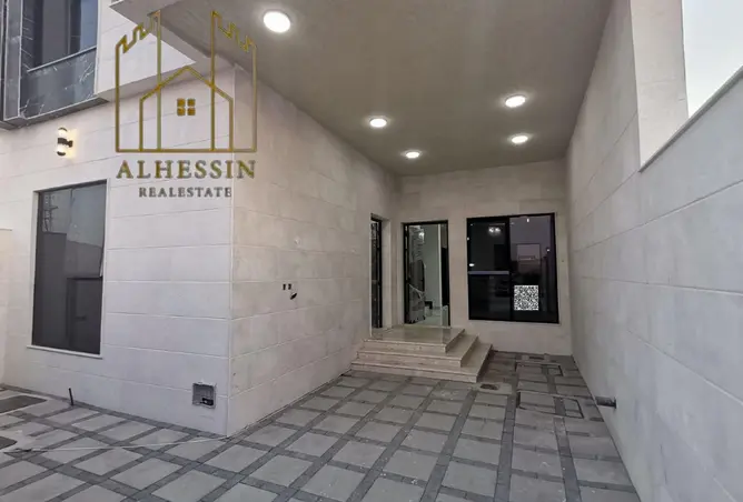 146007041 - Property Image 3