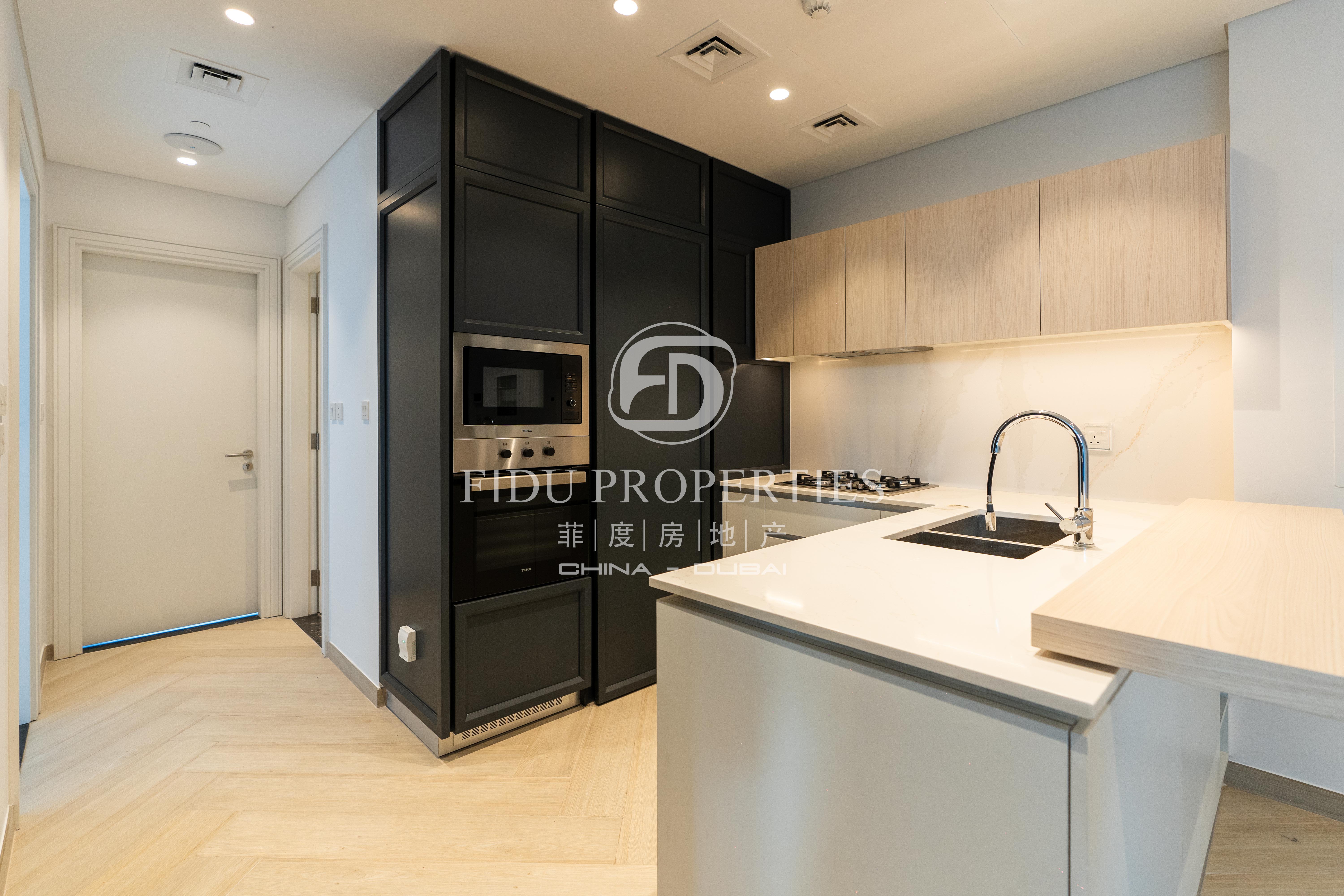 Exclusive | Ready Move In | Open-concept Design