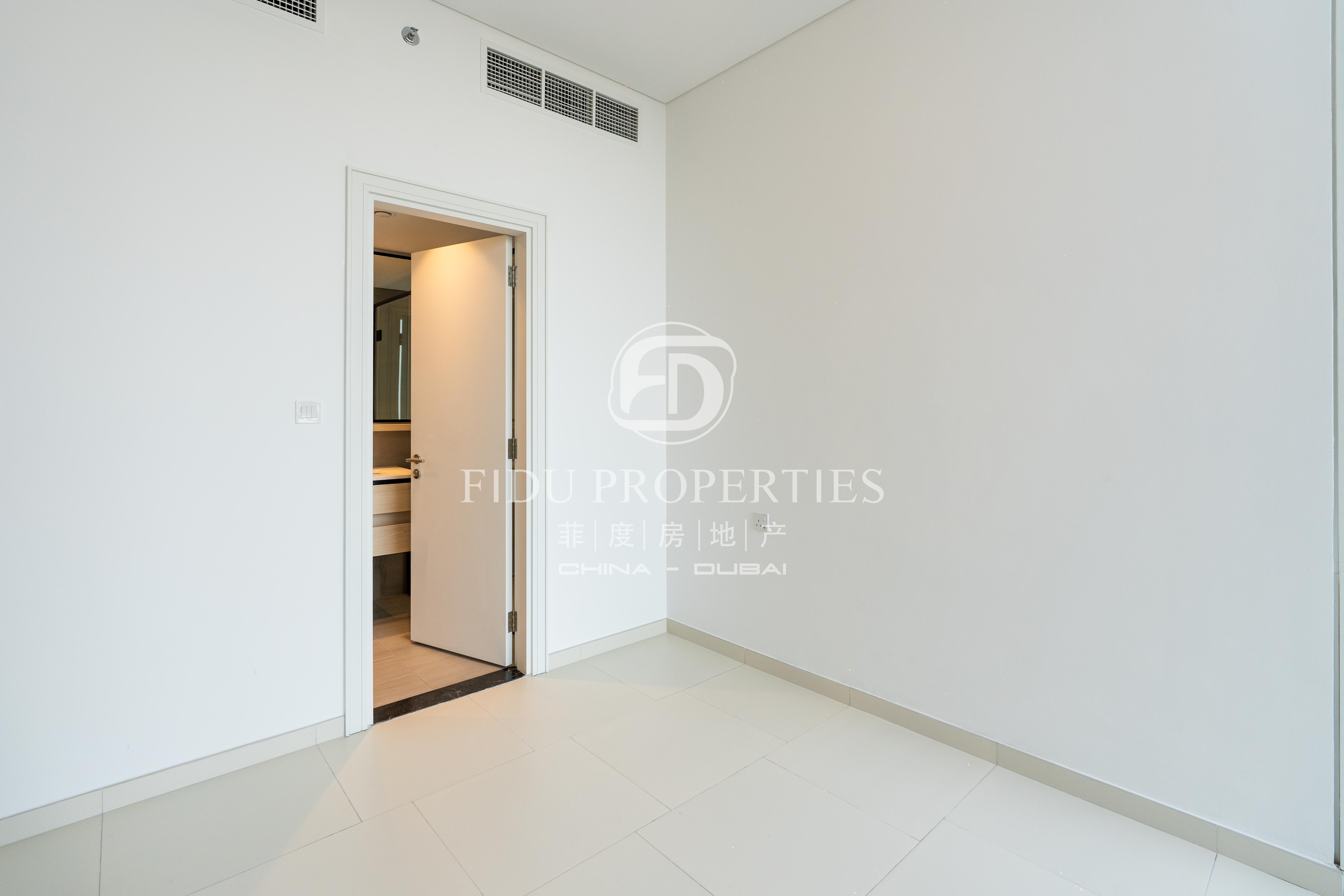Exclusive | Ready Move In | Open-concept Design
