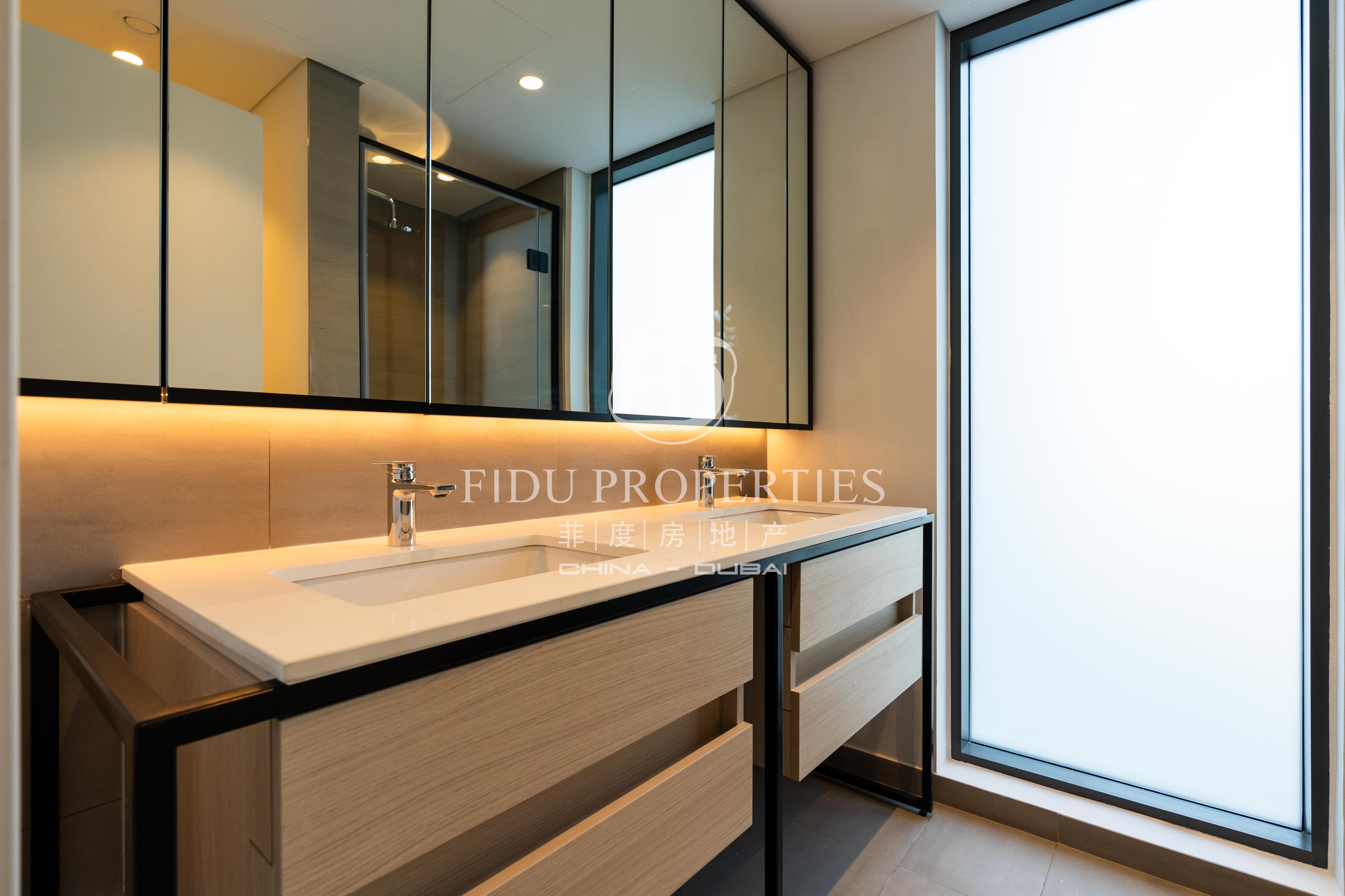 Exclusive | Ready Move In | Open-concept Design