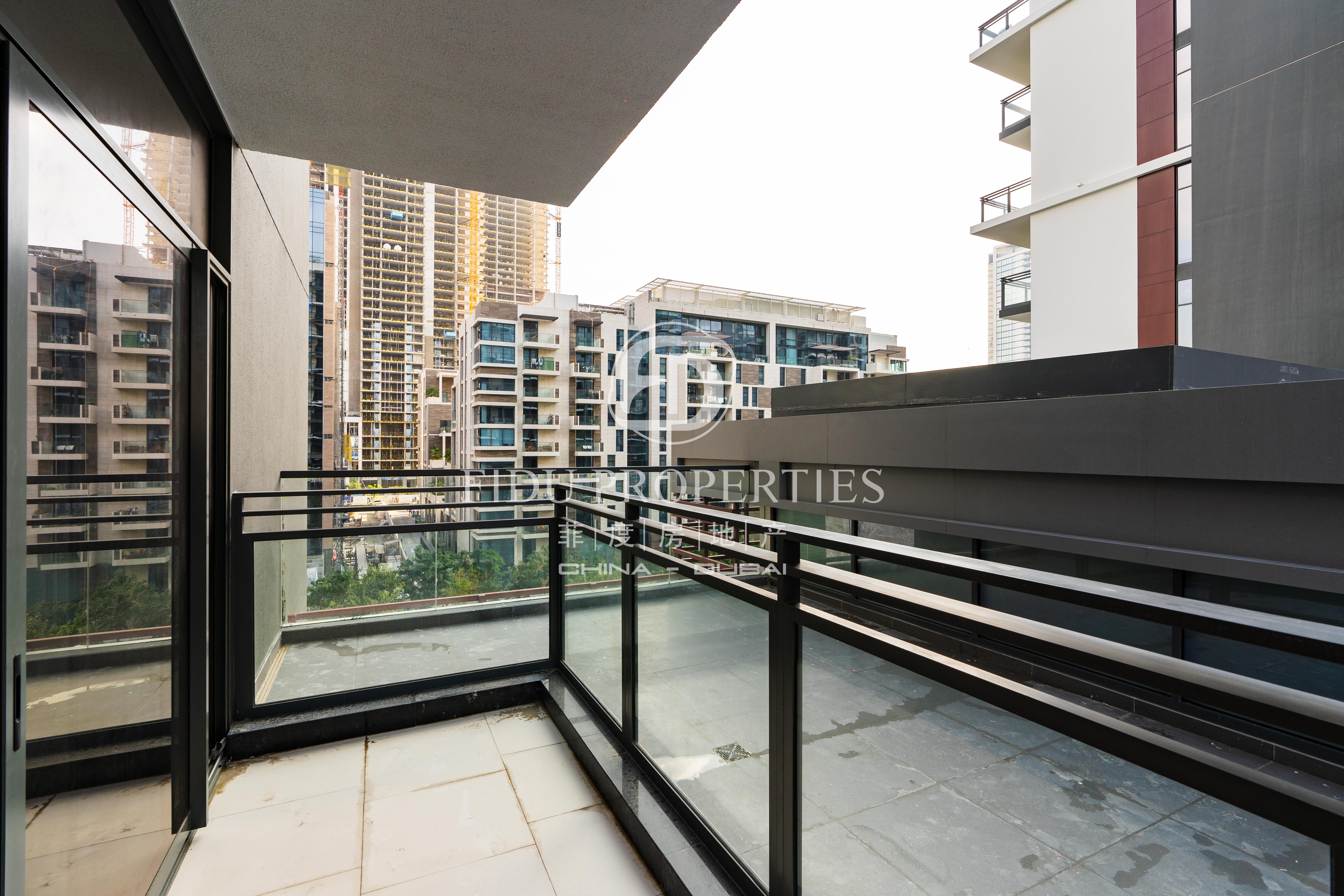 Exclusive | Ready Move In | Open-concept Design