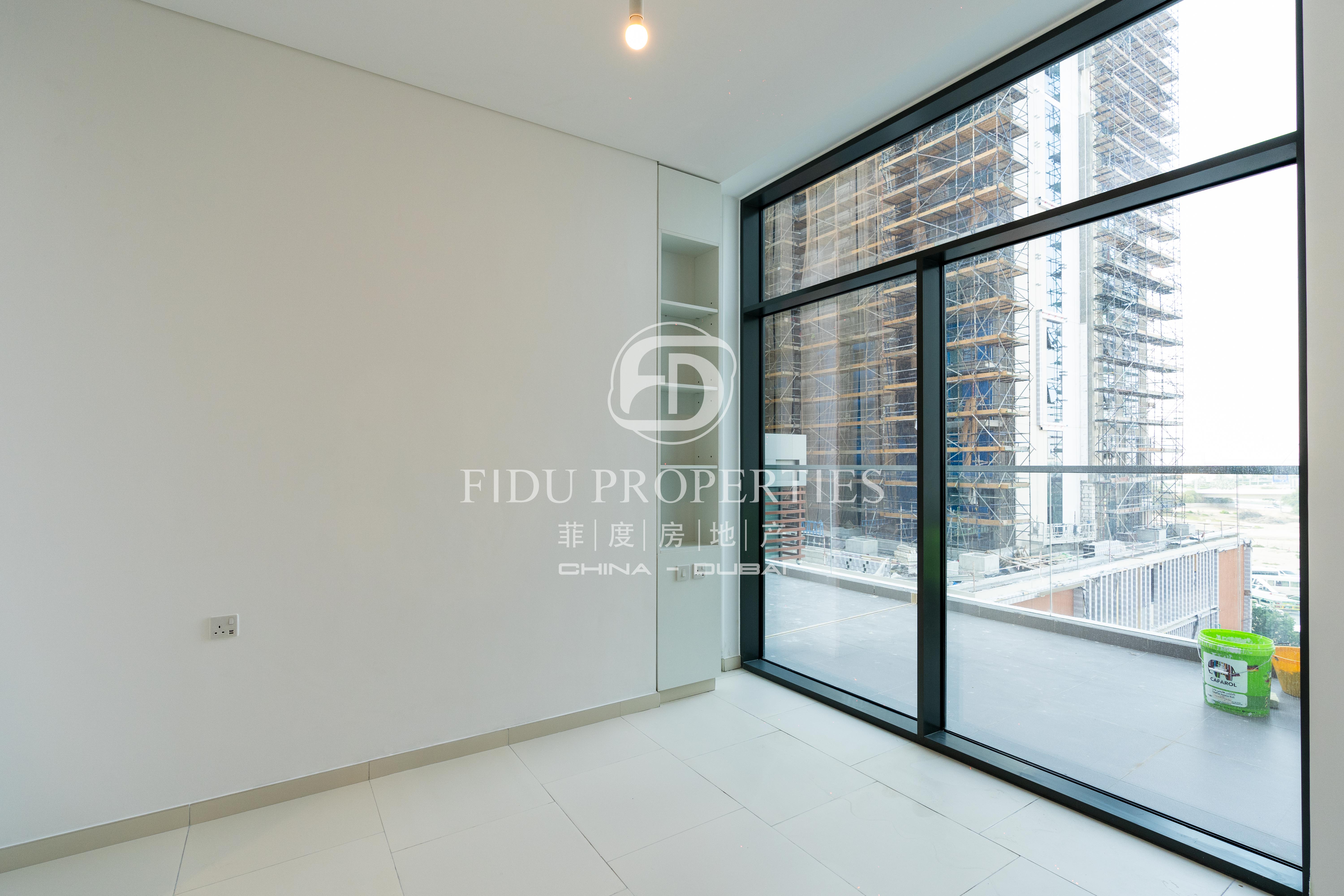 Exclusive | Ready Move In | Open-concept Design