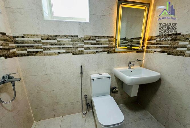 128851405 - Property Image 3