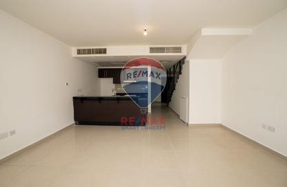 Villa - 2 Bedrooms - 3 Bathrooms for rent in Contemporary Style - Al Reef Villas - Al Reef - Abu Dhabi
