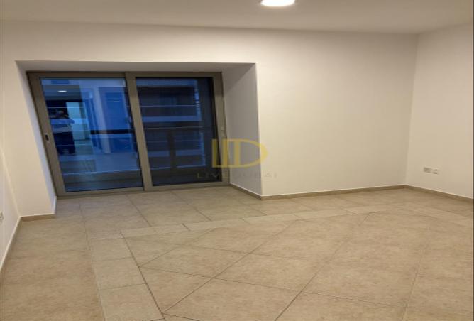 94023302 - Property Image 2