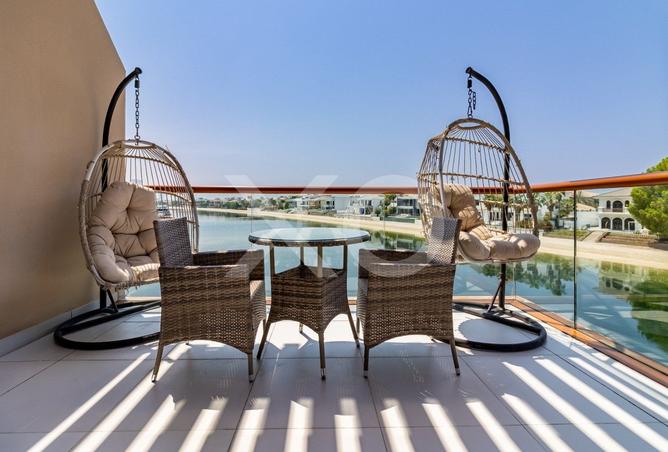 Vacant | Furnished | Sea / Skyline View photo 2