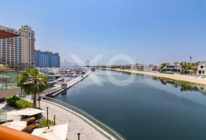 Vacant | Furnished | Sea / Skyline View photo 3